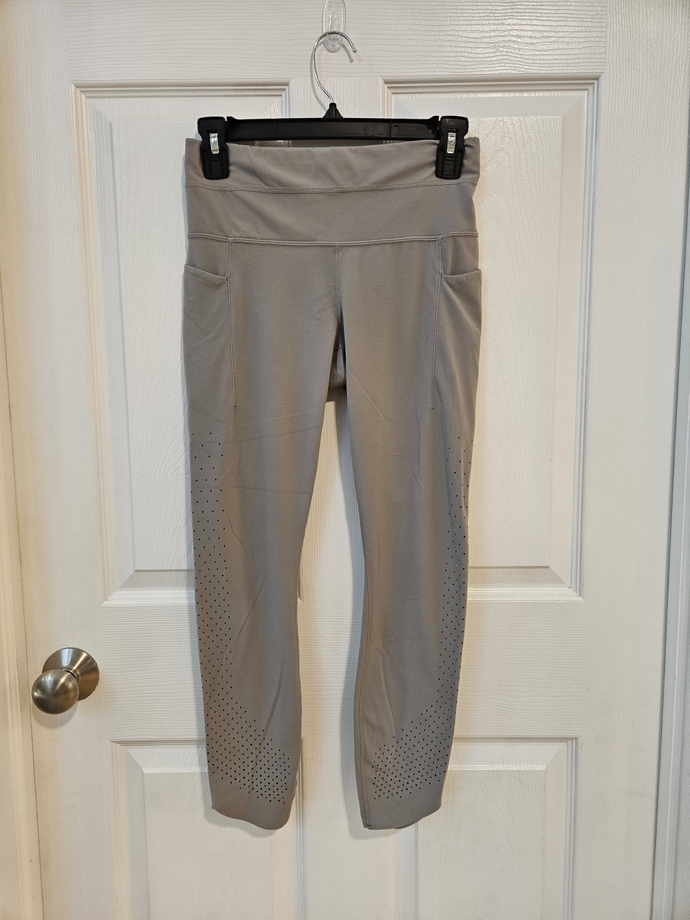 Athleta Women’s Gray Leggings Size Small High Rise Athletic Yoga Pants Pockets